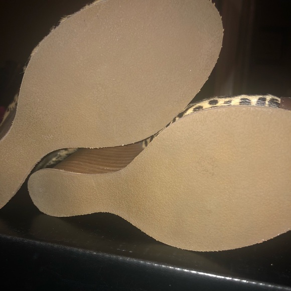 New yellow box wedges leopard print size 6 - Picture 2 of 3